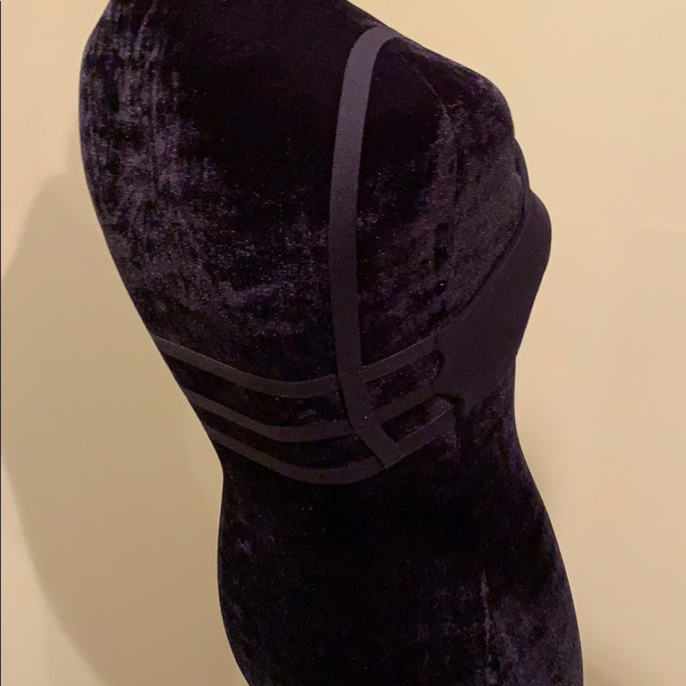 Black strappy cutout bra by Onzie